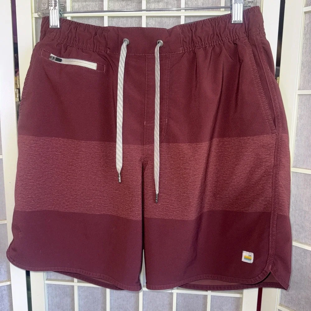 Vuori Banks Red Striped Coastal Gorpcore Activewear Board Scallop Shorts Medium